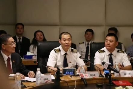 川航事件调查报告：英雄机长高空缺氧驾机近20分钟