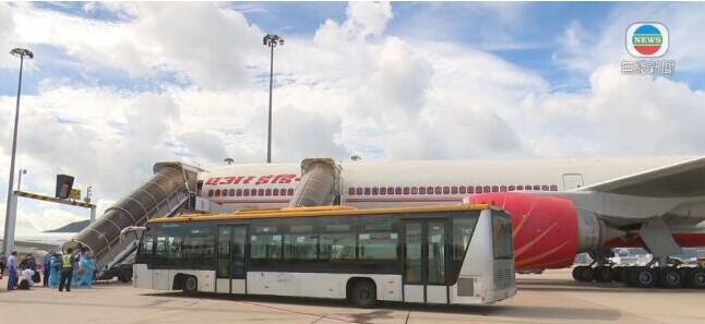 滯留印度港人今日抵港 前往亞博館接受病毒測試