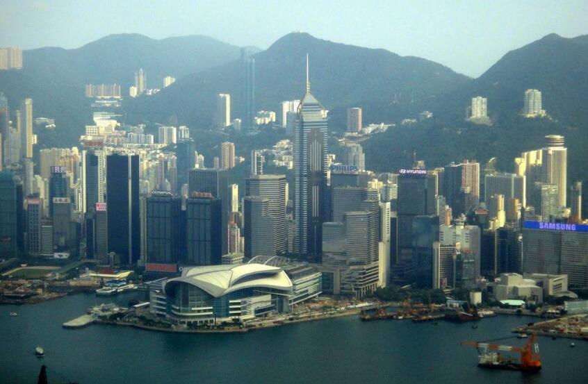 【人民锐评】 呼吁外国制裁香港，乱港分子奴相毕露