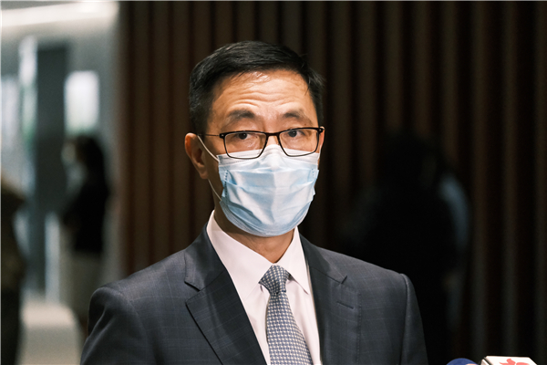 楊潤雄：若師生違國歌法 校方可報警