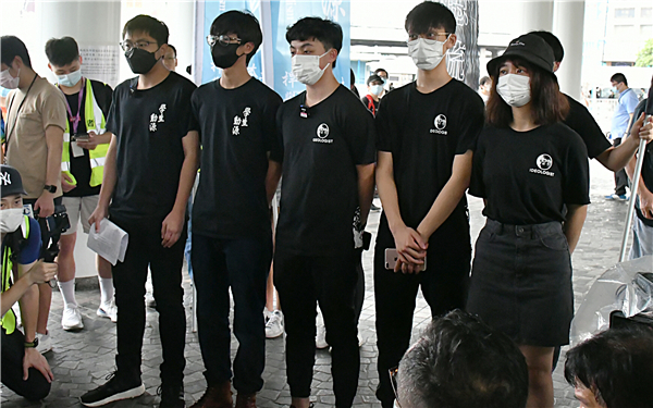 「學生動源」非法大遊行 警戒備截查