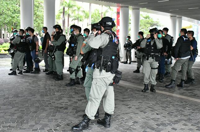 警遏制尖沙咀非法集結