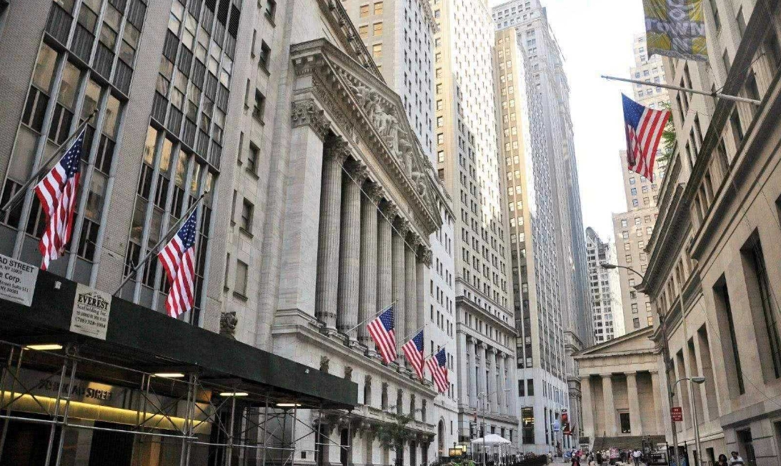 美国经济于今年2月起陷入2008年金融危机后首次衰退