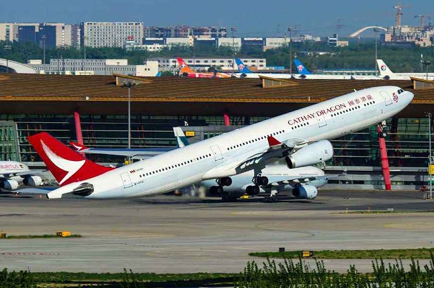 国泰航空公布390亿港元资本重组计划