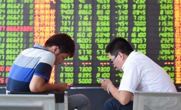 【收评】指数分化显著沪指跌0.4%创指涨近1% 医疗板块全天强势