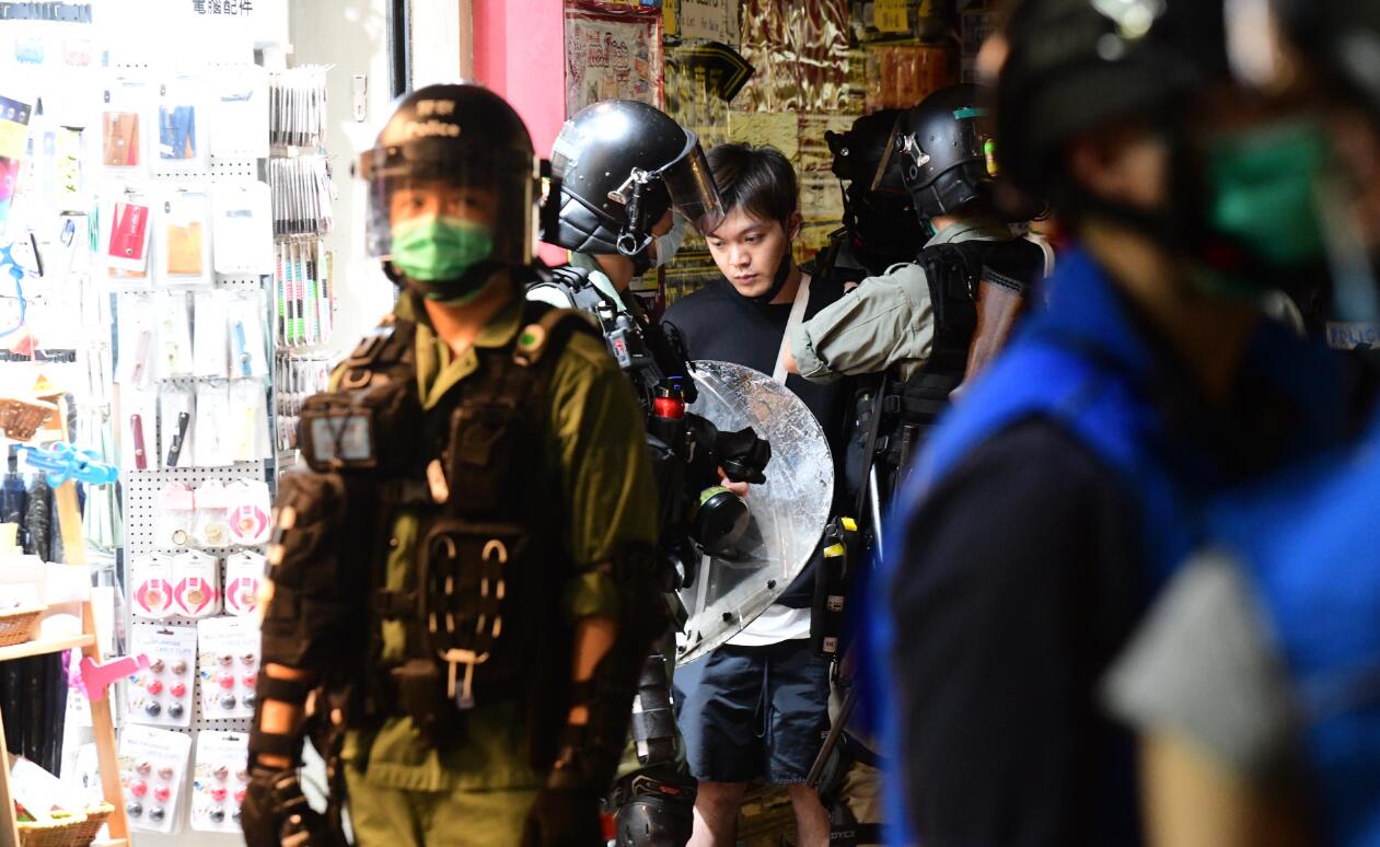 港九新界多區集結 警果斷執法拘捕數十人