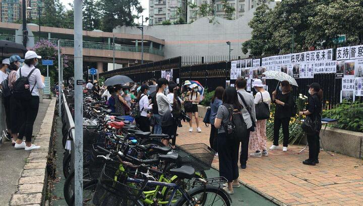 被暴徒扔砖致死「罗伯」离世7个月 市民自发悼念