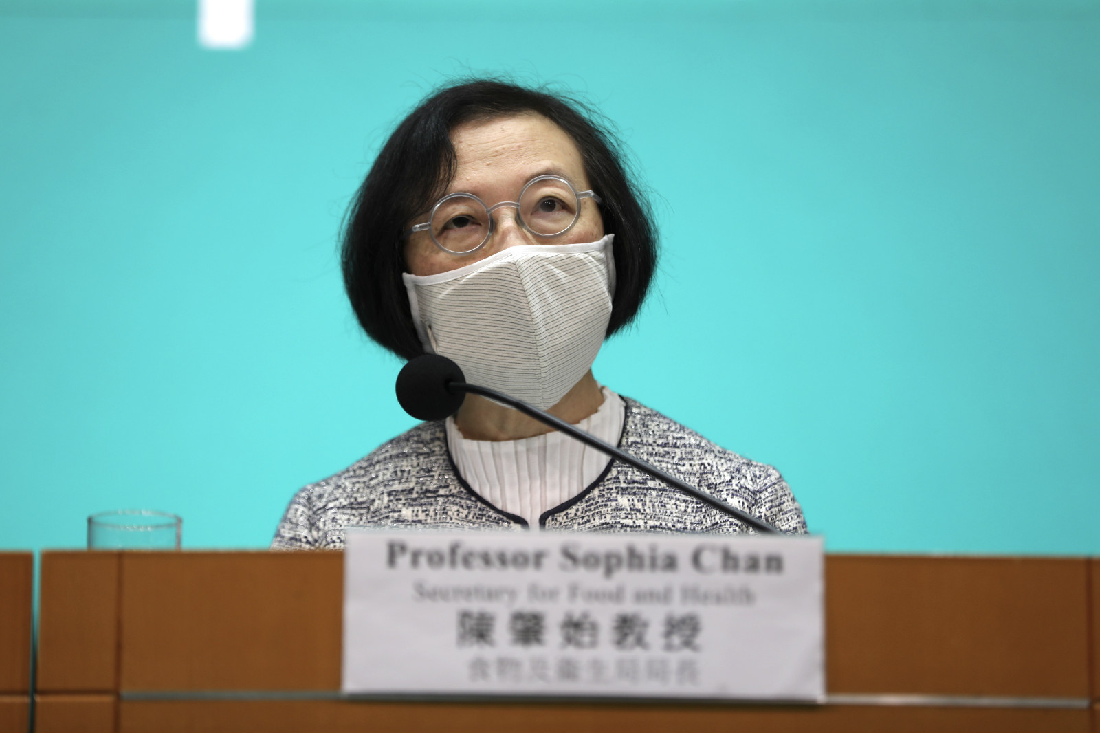 陳肇始：不排除逐步放寬限聚令