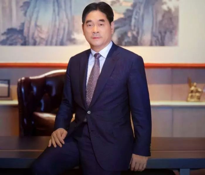 新城王振华亵童案开庭：“嫖资”10万 律师做无罪辩护