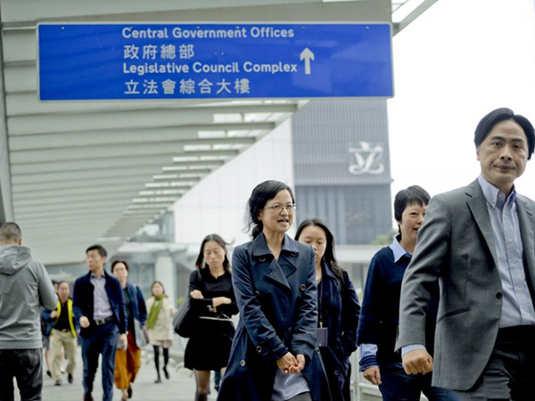 【港事講場】嚴公務員紀律 樹政府威信