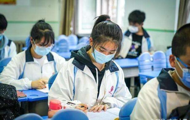 今年高考中高風險區考生全程戴口罩