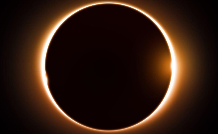 亞洲上演天文奇景「上帝金戒指」