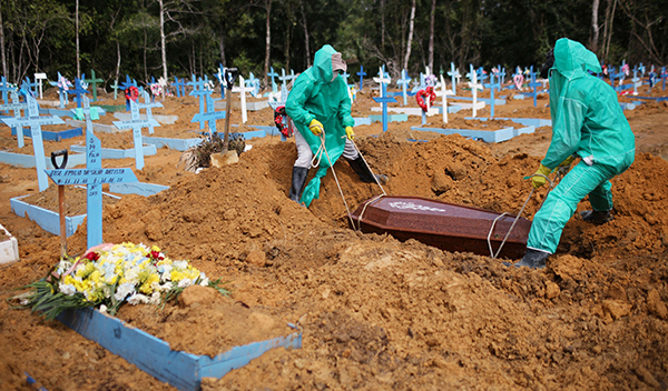 單日新增18萬宗再創新高 全球確診破900萬