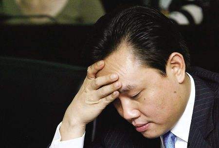 内地传媒指黄光裕已出狱，国美或将於今晚宣布