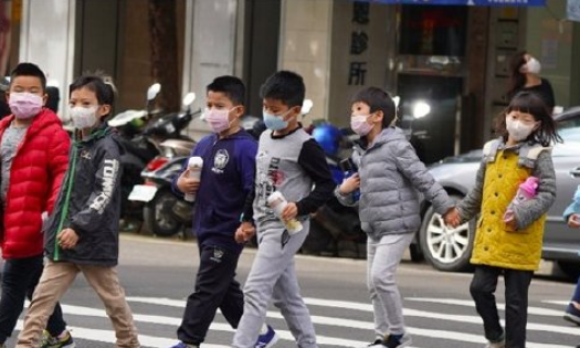 国家卫健委：立即纠正限制人员流动的不合理措施