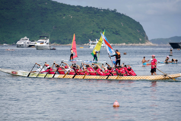 市民嬉龍舟水吃糭賀端陽 赤柱賽龍舟延至10月改辦巡遊祭神