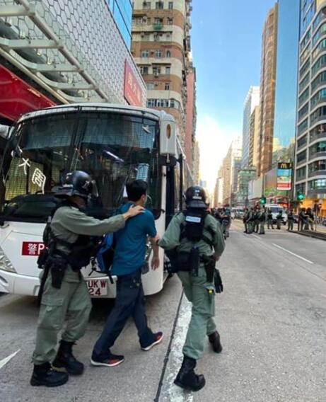 警方：旺角非法集結已拘53人 包括2名区议员