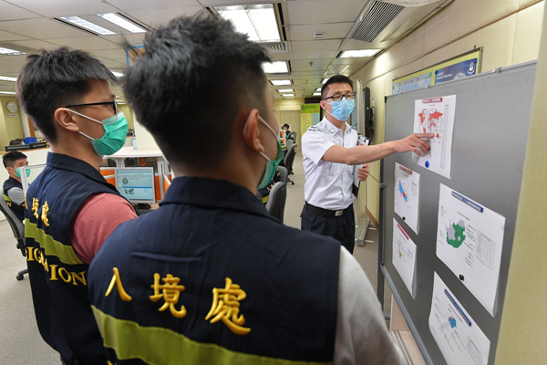 接1.5萬滯外港人求助 入境處全力支援