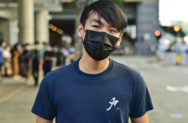 「岳衣男」襲警拒捕判囚10個月