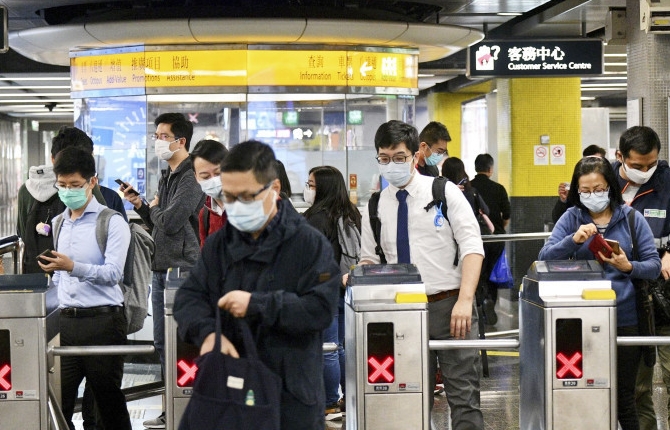 港鐵發盈警上半年虧4億