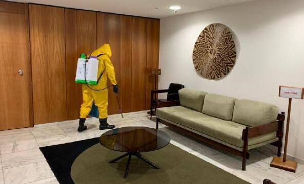 巴西总统府逾百名员工感染新冠