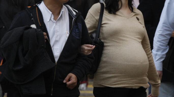 立法會三讀通過延長法定產假至14周