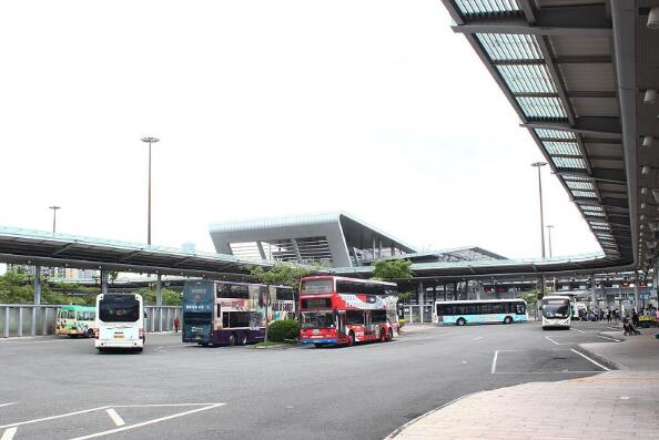 深圳灣口岸入境處一名職員確診