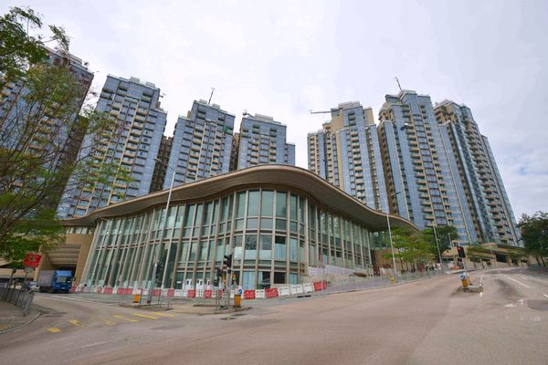 上半年車位成交量按年跌約38%