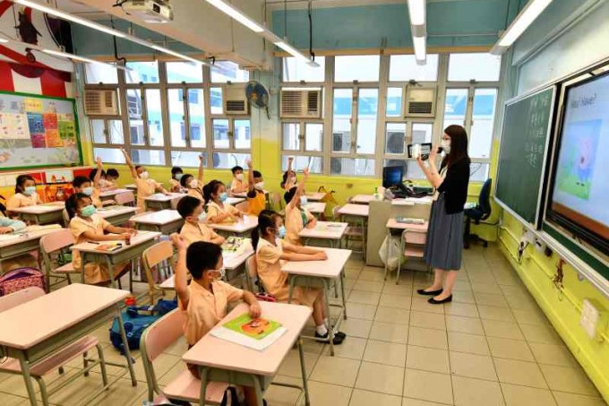 教育局促學校盡快完成考試 暫停校內活動兩周