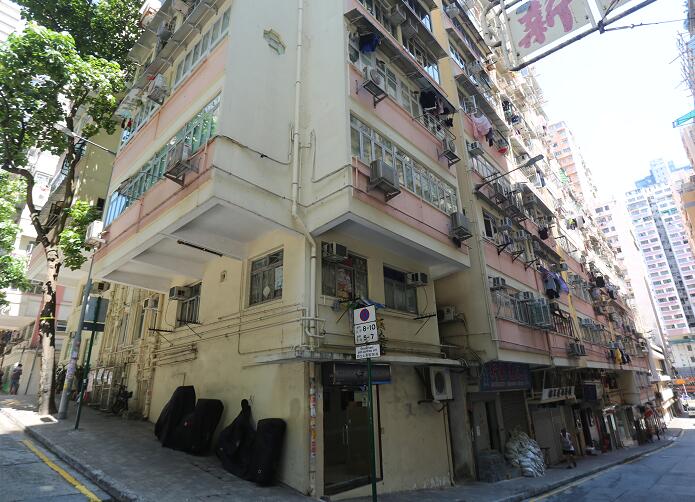 北角一名6歲男童墮樓