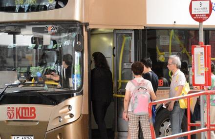 羅致光:60歲兩元乘車優惠 下個財政年度實施