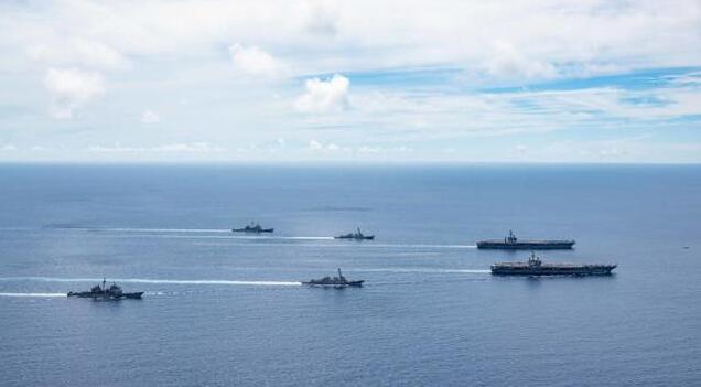 美军双航母再次集结南海进行演训
