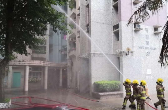 葵俊苑三級火 百人疏散一人送院