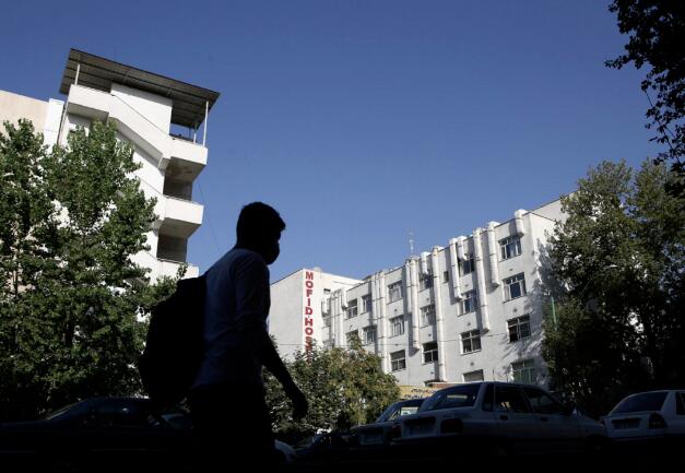 鲁哈尼称伊朗有2500万人染疫 卫生部紧急澄清