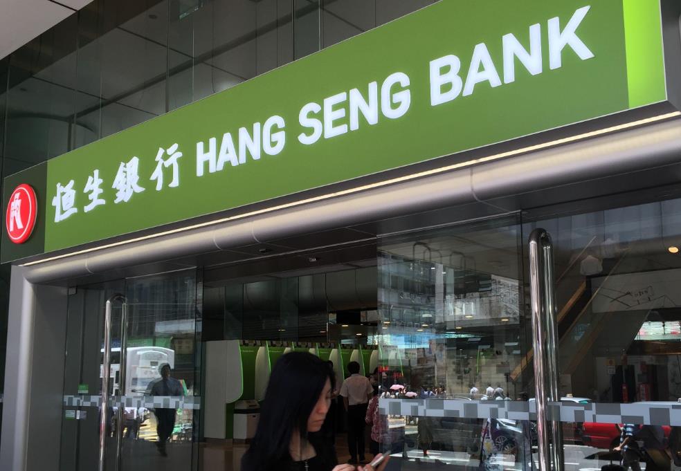 陸續有銀行因應疫情縮短服務時間