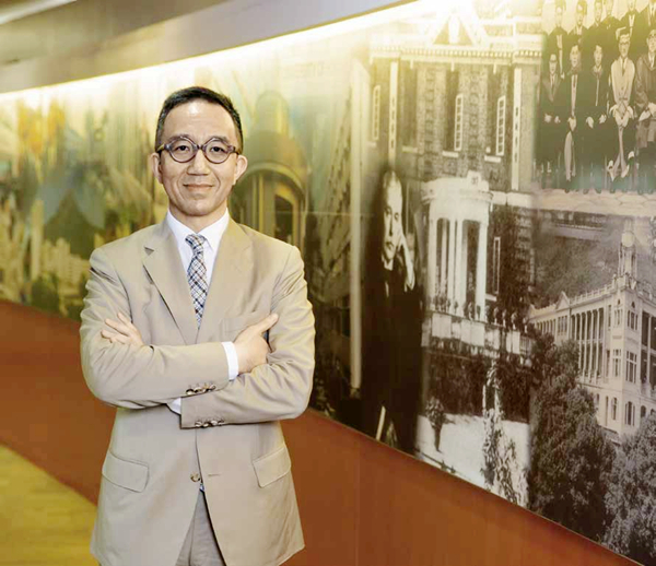 梁卓偉疫下行樓梯買餸當鍛煉