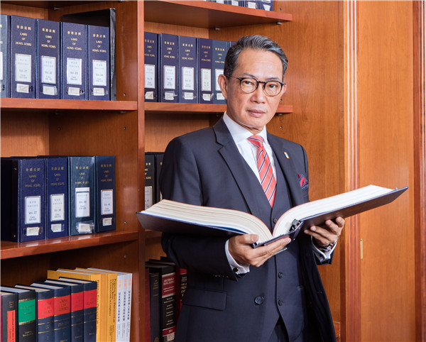 私隱專員離任在即 黄繼兒：對個人資料被武器化感齒冷