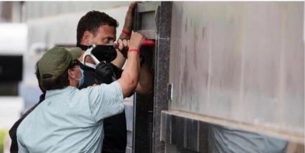 美方强闯中国驻休斯敦总领事馆 华春莹斥入室行窃