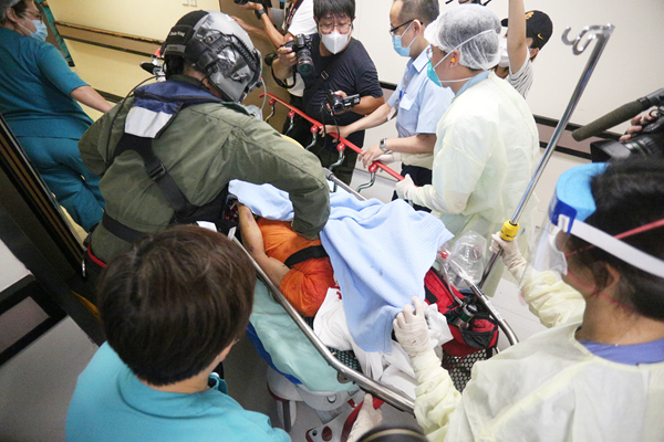 一對男女大嶼山遠足墮石澗 酿1死1傷