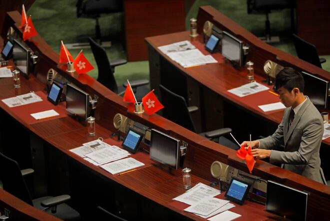 鄭松泰回覆選舉主任 就倒插國旗事件致歉