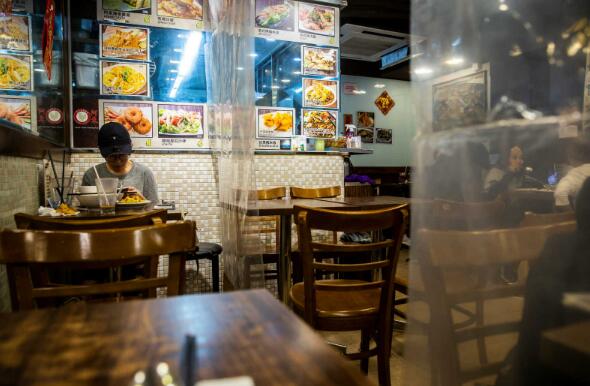 業界称禁堂食兩日損失5億