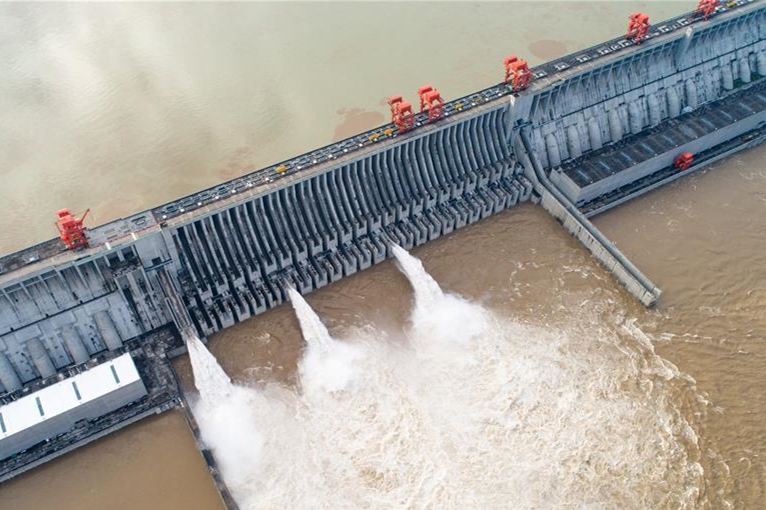 应急管理部：四川盆地局地有暴雨或大暴雨