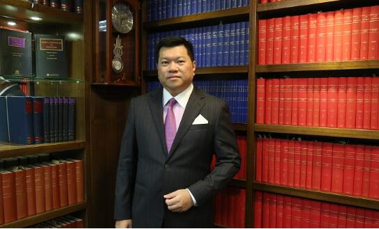 馬恩國：新一波疫情嚴重　政府以《緊急法》押後選舉屬無可奈何