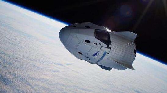 美国“龙”飞船离开空间站 送两名宇航员回地球