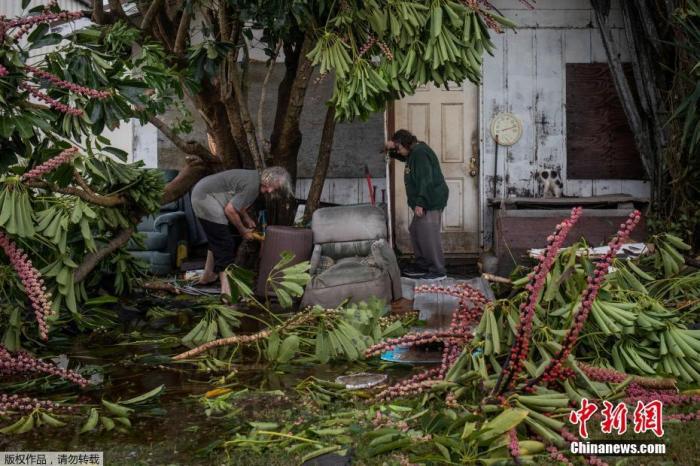 热带风暴逼近美佛州 多州进入紧急状态