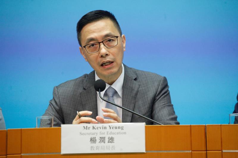楊潤雄：全港學校如期開學 面授課程暫停