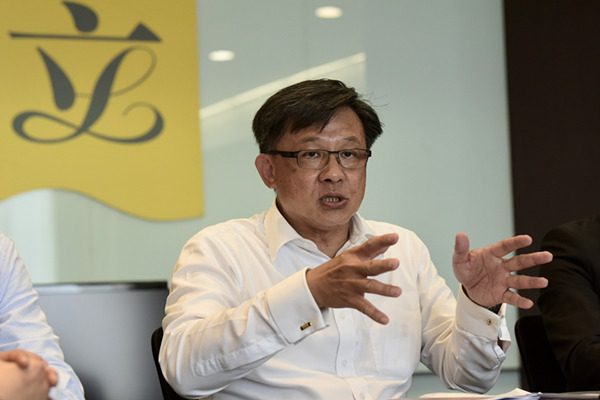 何君堯批大律師公會無自知之明