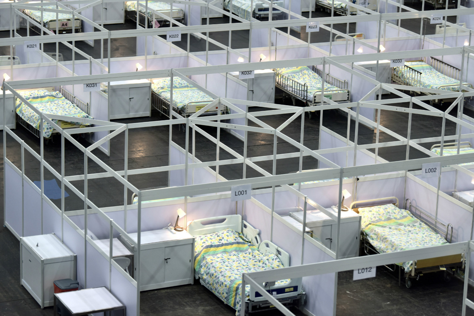 香港逾200名確診患者待入院 專家指需增建“方艙醫院”預備