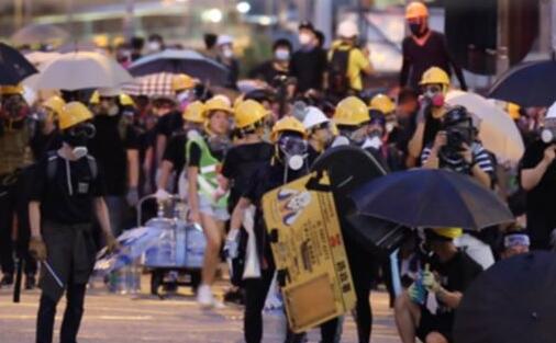 警方重新拘捕3男1女涉去年11月九龍城非法集結