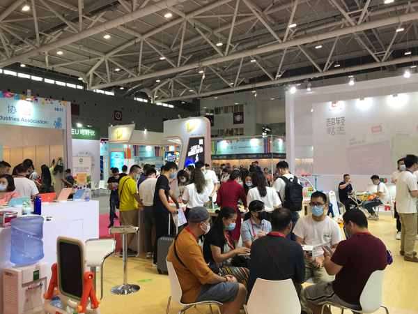 玩具展驚艳開幕：規模增長商客如雲